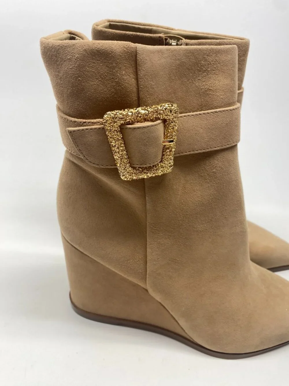 Sam Edelman Weslie Womens Suede Beige Buckle Wedge Pointy Toe Heel Boot Sz 7.5